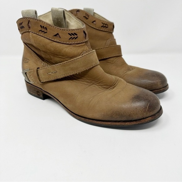 UGG Austin Leather Ankle Western Boots - Picture 1 of 9